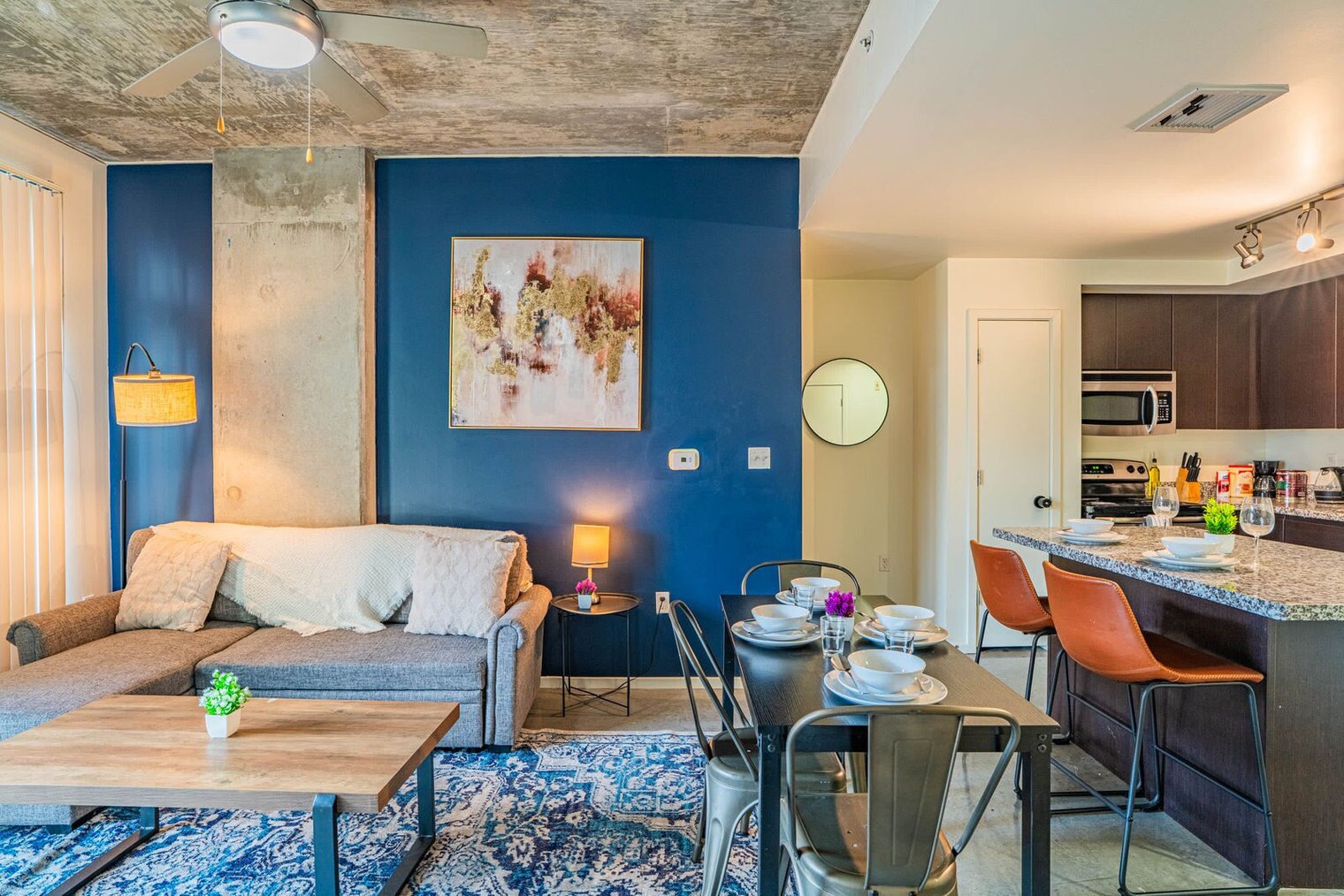 Building Photo - 333 E Roosevelt St