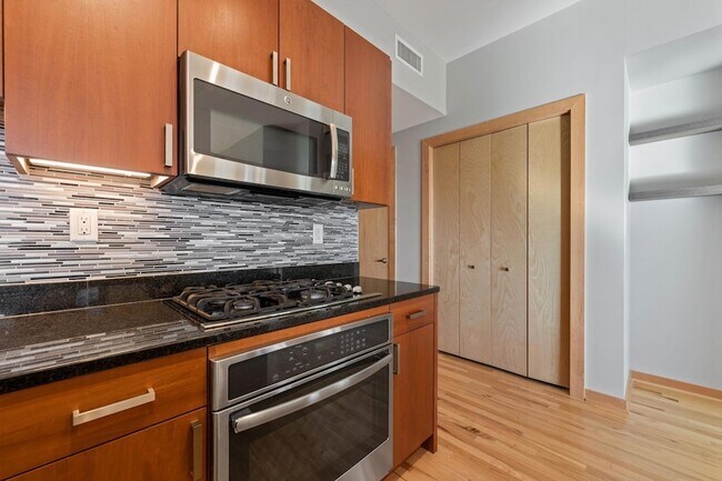 Building Photo - 1120 S 2nd St