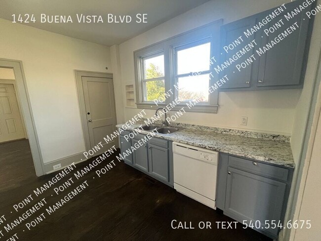 Building Photo - 1424 Buena Vista Blvd SE