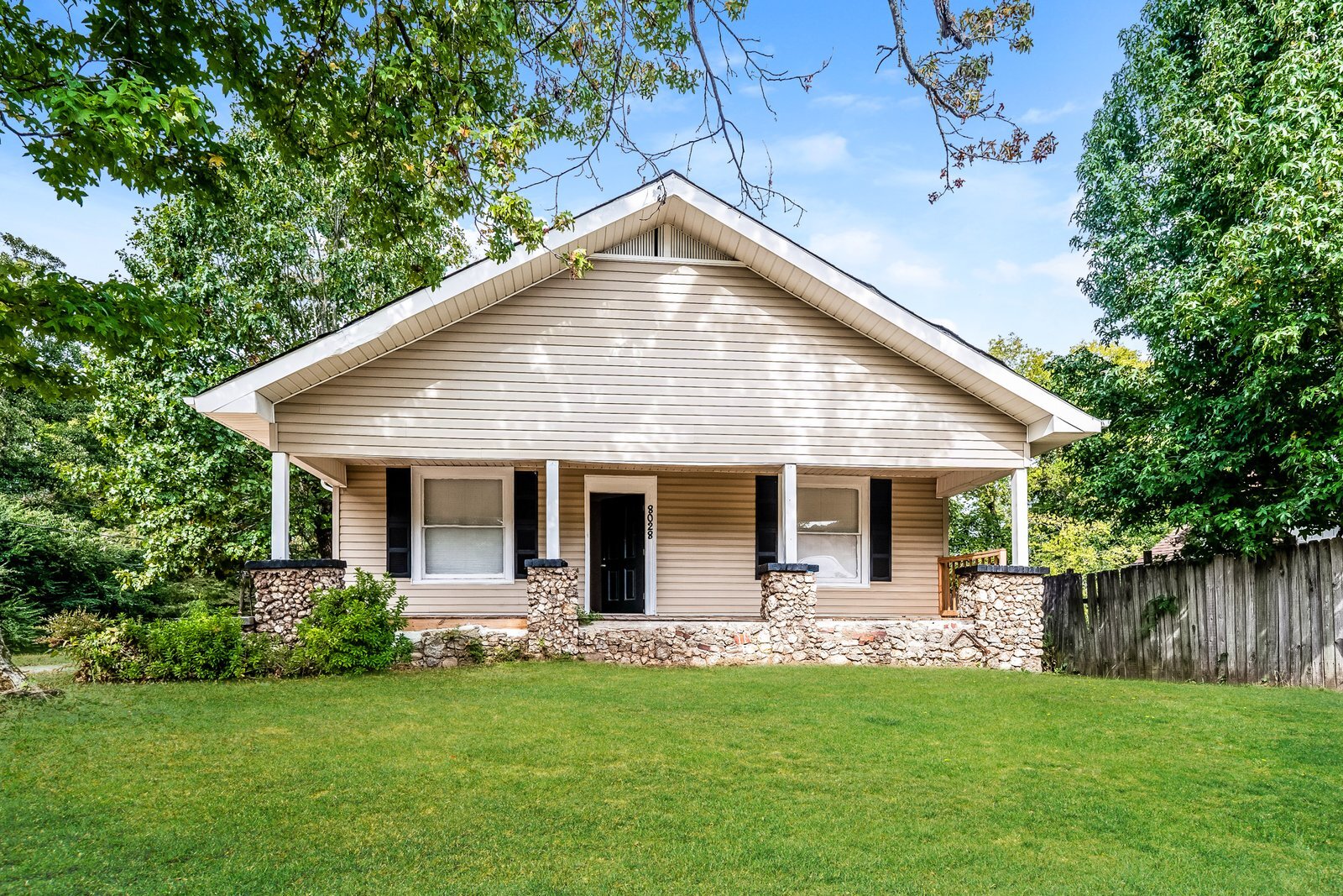 Building Photo - 8028 Rugby Ave