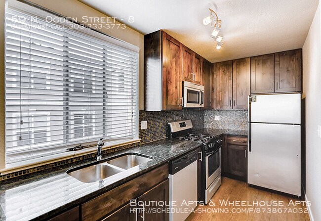 Building Photo - Boutique Apartments