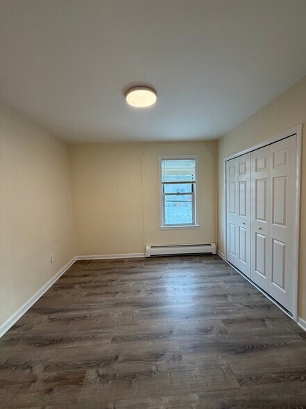 Building Photo - 155 Pilgrim Ave