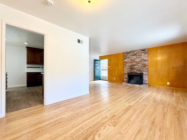 Building Photo - Newly Remodeled San Bruno Home - Easy SF/Silicon Valley Commute