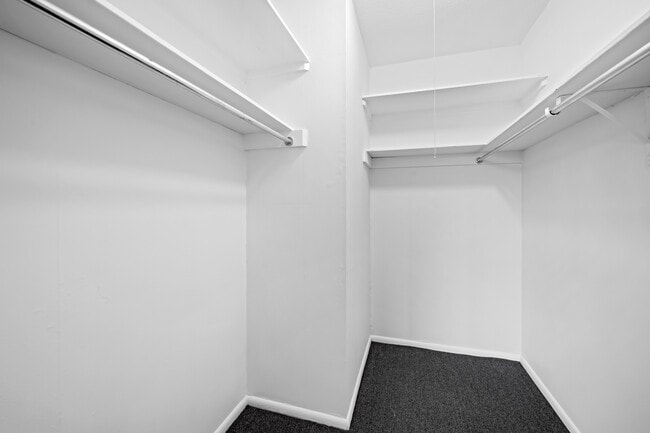 Building Photo - 1 E University Pkwy
