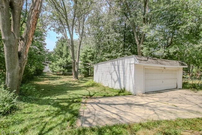 Building Photo - 1752 Brainard Rd