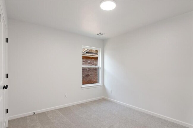 Building Photo - Brand New Home