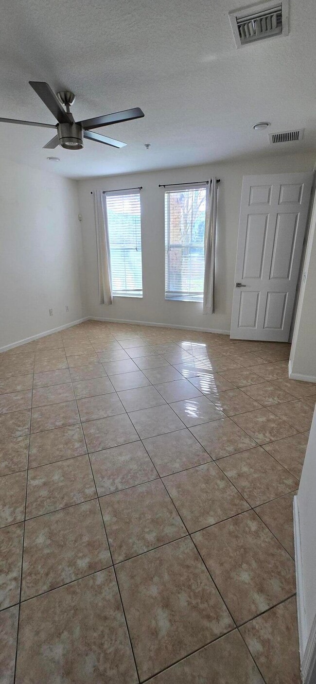 Building Photo - 3919 Passion Flower Rd