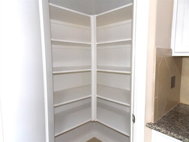 Building Photo - 6130 Carver Pines Dr