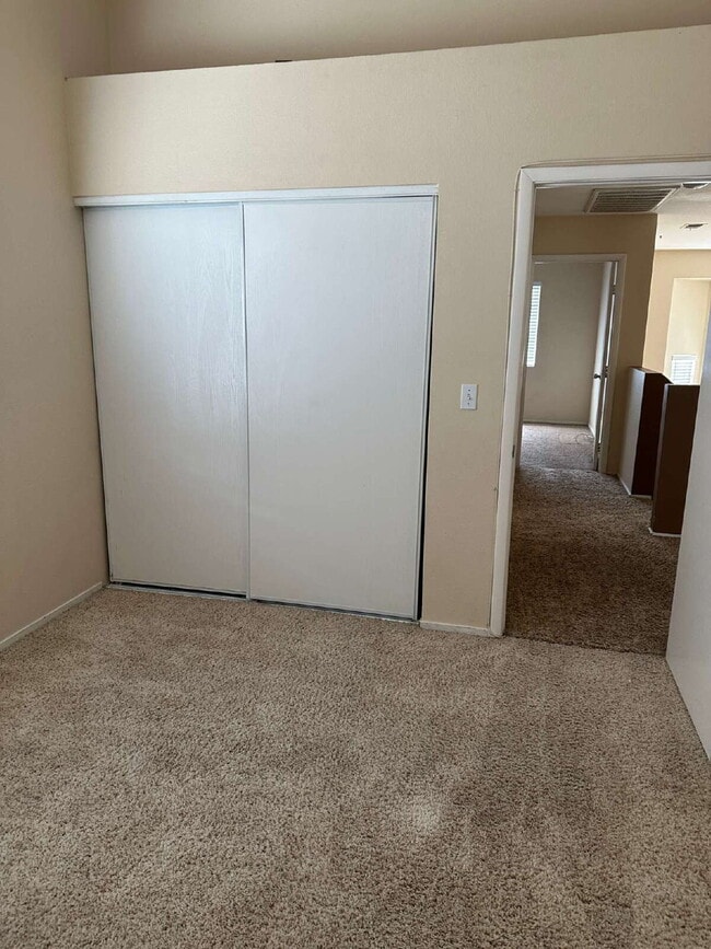 Building Photo - "Stylish and Spacious 3-Bed Home in Las Vegas with over 1500 sqft on a corner lot