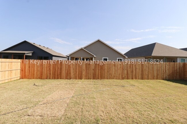 Building Photo - Gorgeous New Construction Home 4 Bed 2 Bath in Broken Arrow!