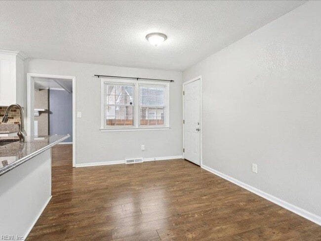 Building Photo - 13202 Aqueduct Dr