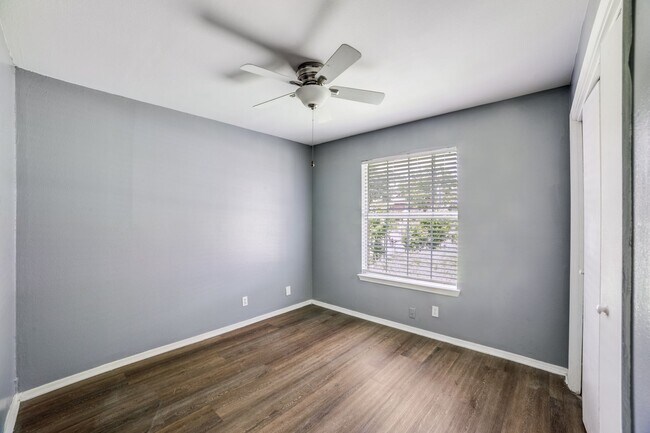 Building Photo - CHARMING HOME IN LOMA TERRACE