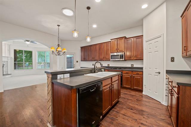 Building Photo - 2404 Windgate Dr