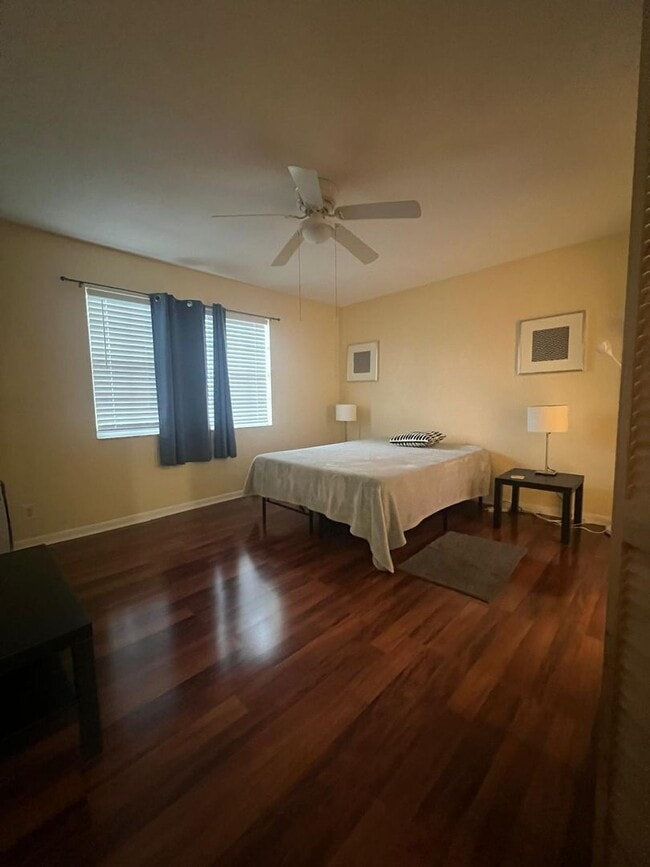 Building Photo - Fully Furnished 1-Bedroom Retreat in Windm...