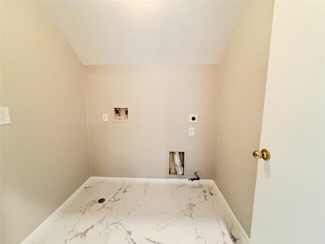 Building Photo - 5730 Landon Creek Ln