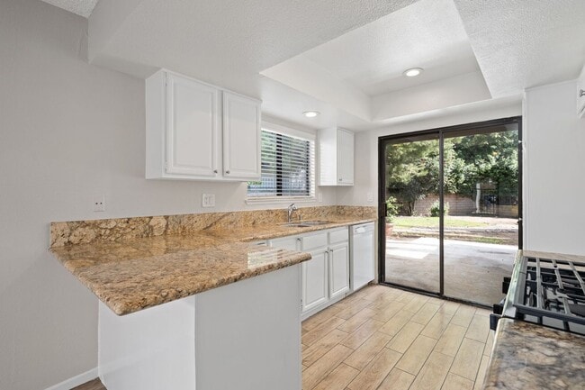 Building Photo - Fantastic 3-Bedroom Home in Prime Brea Loc...