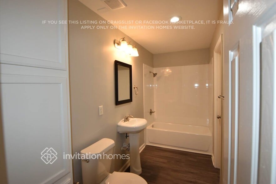 Building Photo - 619 Finborough Ct