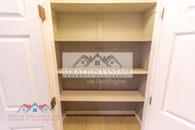 Building Photo - 2249 E Sells Dr