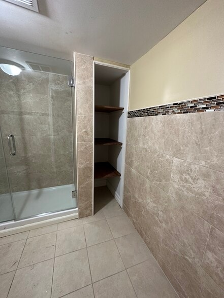 Bathroom/linen closet - 62 E Centennial Ave
