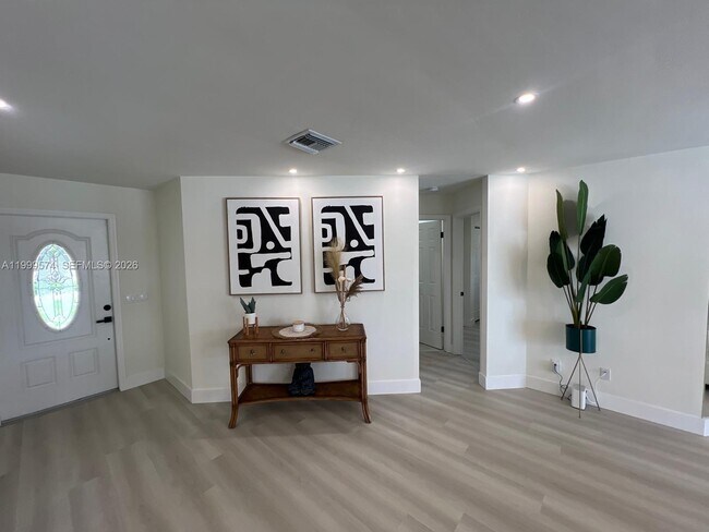 Building Photo - 503 Jackson Ave