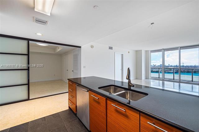 Building Photo - 50 Biscayne Blvd