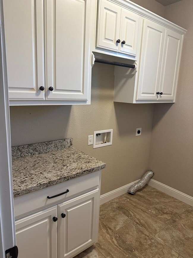 Building Photo - College Station - 4 bedrooms, 2.5 Bathroom...