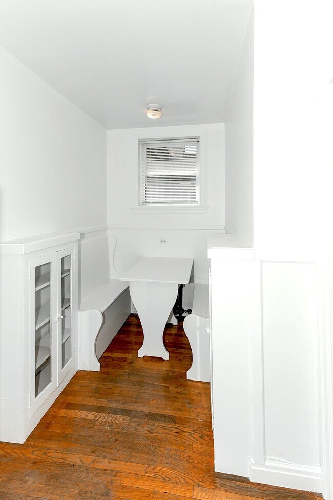 Building Photo - 740 E 300 S