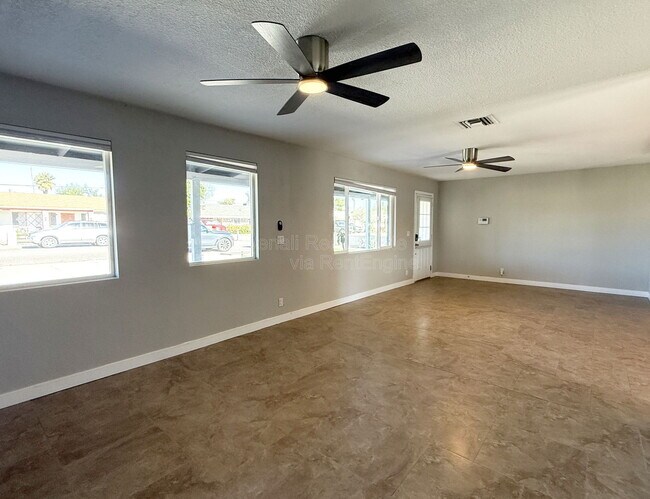 Building Photo - 7413 E Roosevelt St