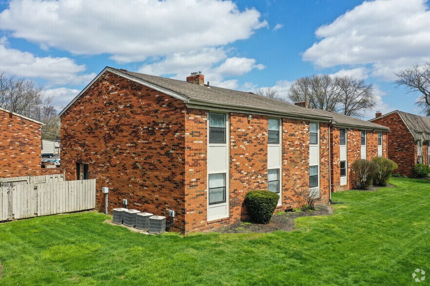 Wake Robin Apartments 1700 BobOLink Bnd Columbus OH 43229