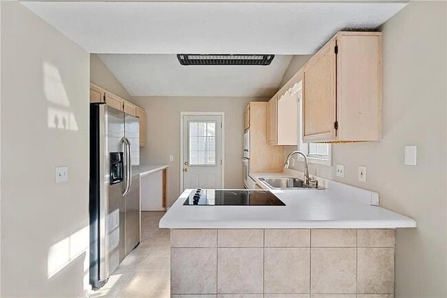 Building Photo - 2025 Brittania Cir