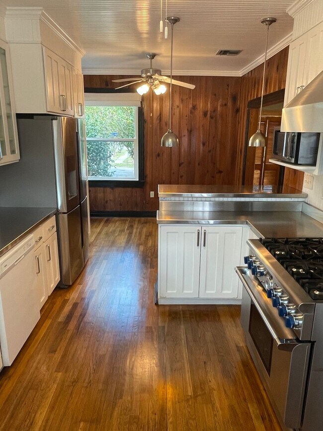 Building Photo - Single Family Home in Quiet Gentilly Neigh...