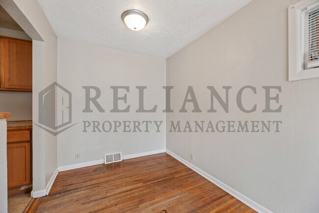 Building Photo - 5106 E Pawnee St