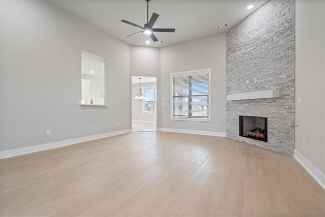 Building Photo - 6911 Orange Ave