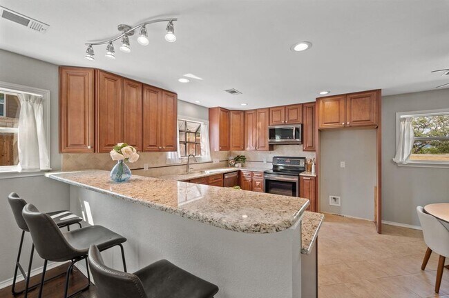 Building Photo - 20807 Boggy Ford Rd