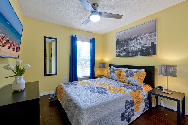 Building Photo - FULLY FURNISHED – AVAILABLE FOR A MINIMUM 1-YEAR LEASE!