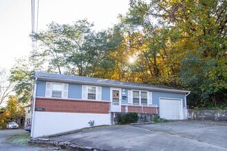 Building Photo - Spacious 4 Bedroom Rental in Columbia!