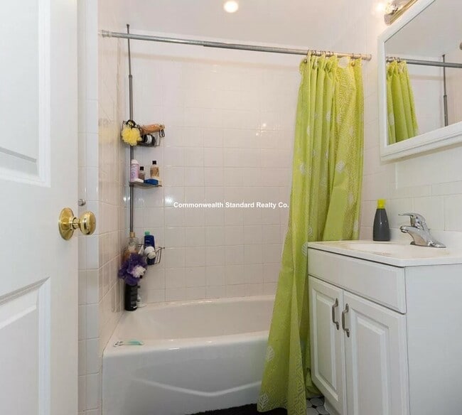 Building Photo - 76 Quint Ave