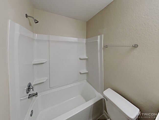Building Photo - 425 Palomino Stand Dr