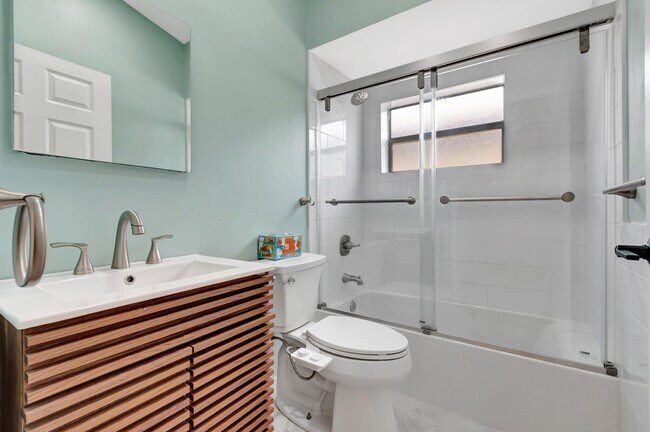 Building Photo - 7810 Villa Nova Dr
