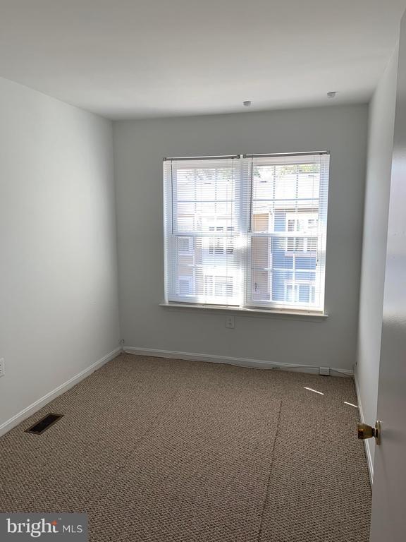Building Photo - 13749 Avonshire Dr