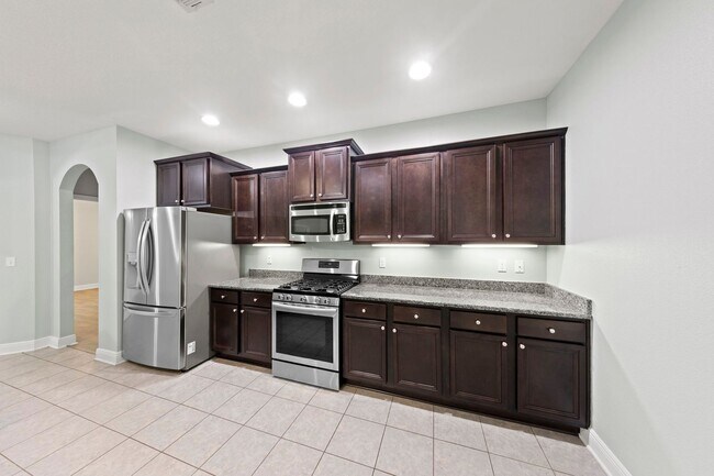 Building Photo - Luxury home in a premier neighborhood!