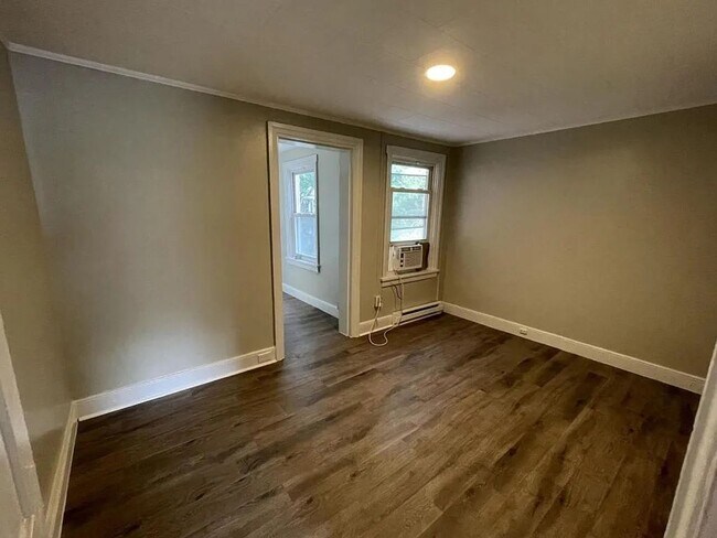 Building Photo - Dickinson Students - 3 Bedroom Available!