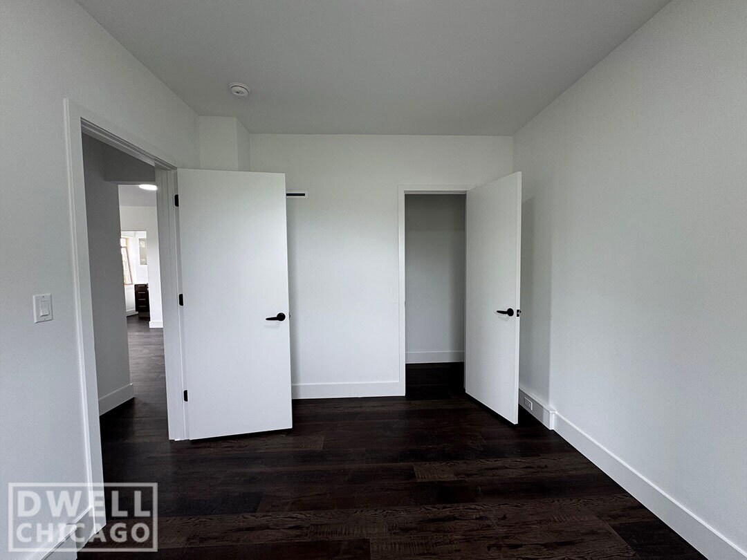 Building Photo - 1555 W Hollywood Ave