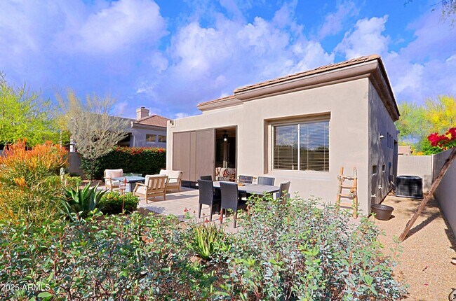 Building Photo - 6939 E Bramble Berry Ln