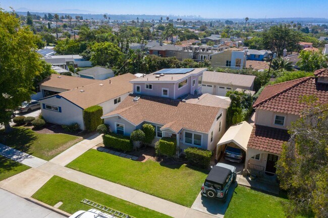 Primary Photo - 1427 Wilbur Ave