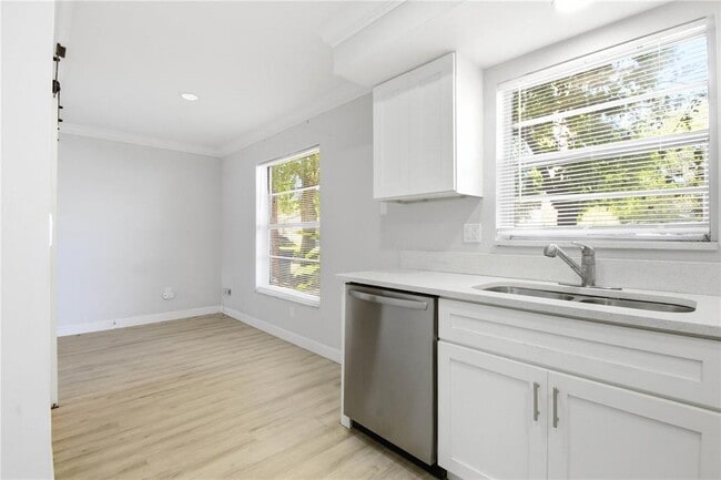 Building Photo - 14113 Village Terrace Dr