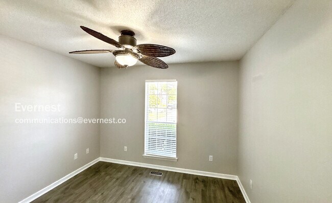 Building Photo - Spacious 3 Bedroom Home in Ooltewah / Deck...