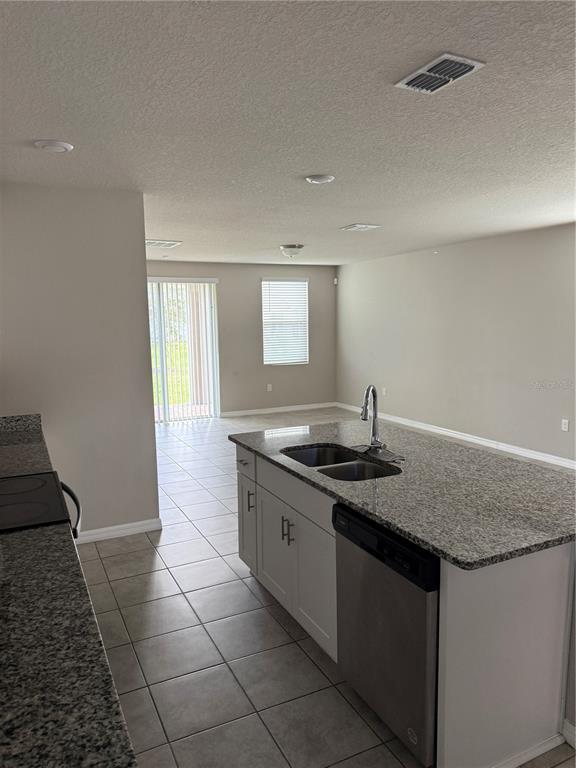 Building Photo - 5238 Meredrew Ln