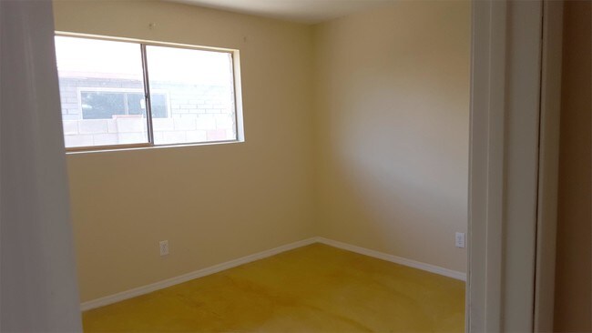 Building Photo - 890 Palo Verde Dr