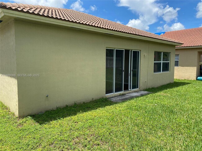 Building Photo - 2247 Portofino Ave